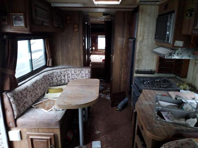 84016645 :رقم المزاد ، 1GBKP37W2D3308067 vin ، 1983 Chevrolet P30 مزاد بيع