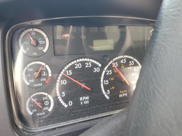 68260126 :رقم المزاد ، 1FVACWDT7BDBD8040 vin ، 2011 Freightliner M2 مزاد بيع