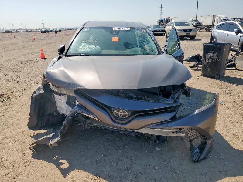 2020 Toyota Camry მანქანა იყიდება აუქციონზე, vin: 4T1C11AK7LU317878, აუქციონის ნომერი: 71037105