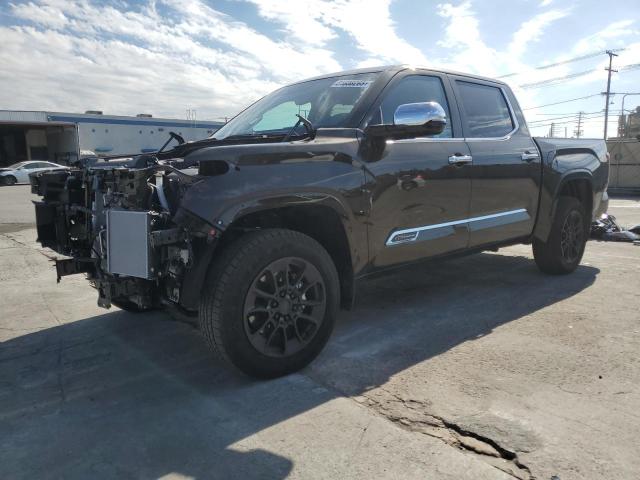 2025 Toyota Tundra Cre მანქანა იყიდება აუქციონზე, vin: 5TFMA5DB9SX317356, აუქციონის ნომერი: 81608265