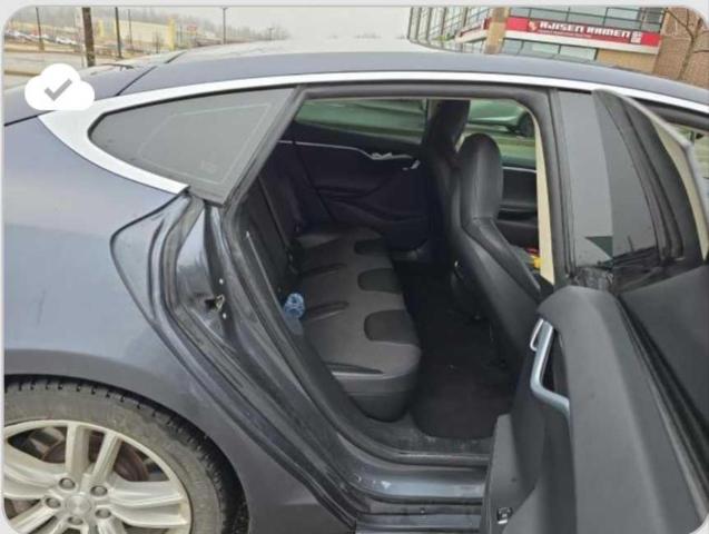 2015 Tesla Model S მანქანა იყიდება აუქციონზე, vin: 5YJSA1E14FF112906, აუქციონის ნომერი: 71368025