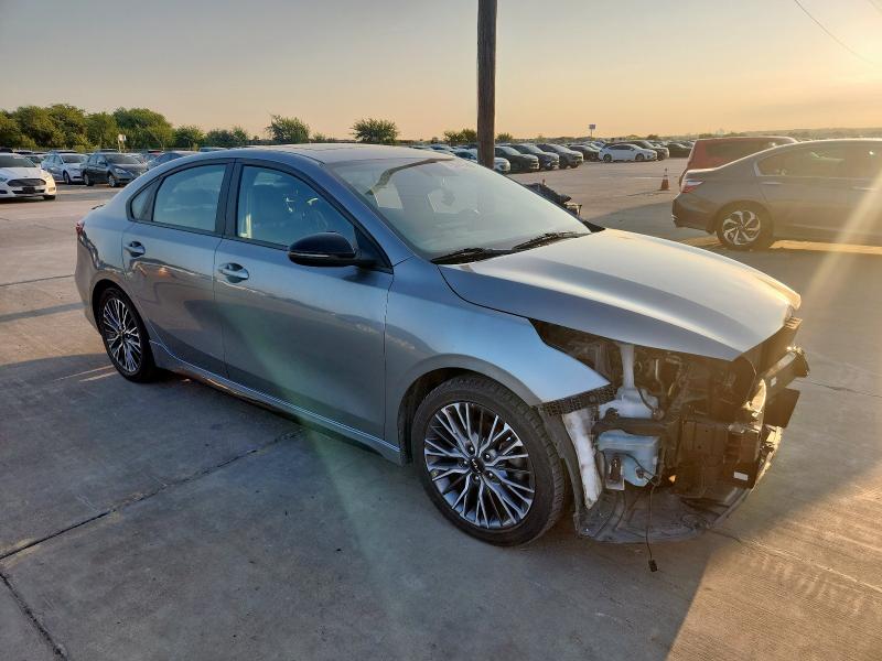 2022 Kia Forte მანქანა იყიდება აუქციონზე, vin: 3KPF54AD3NE451152, აუქციონის ნომერი: 72044275