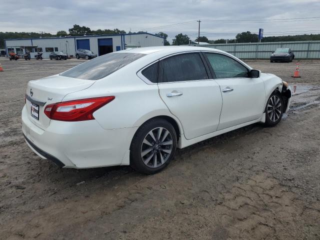 Продажа на аукционе авто 2017 Nissan Altima, vin: 1N4AL3AP4HC246686, номер лота: 92235625