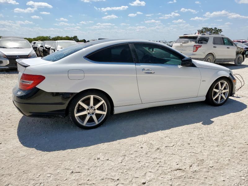 2013 Mercedes-benz C 250 მანქანა იყიდება აუქციონზე, vin: WDDGJ4HB7DG011248, აუქციონის ნომერი: 90697555