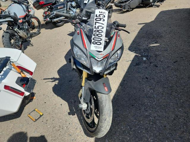 80885795 :رقم المزاد ، ZD4TYU009GS000014 vin ، 2016 Aprilia Tuono V4 1 مزاد بيع