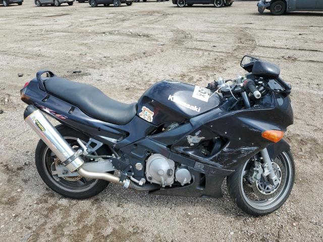 80312045 :رقم المزاد ، JKAZX4E171B516805 vin ، 2001 Kawasaki Zx600 مزاد بيع