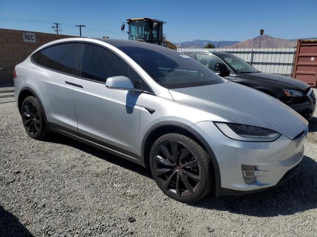 71095735 :رقم المزاد ، 5YJXCBE26JF120058 vin ، 2018 Tesla Model X مزاد بيع