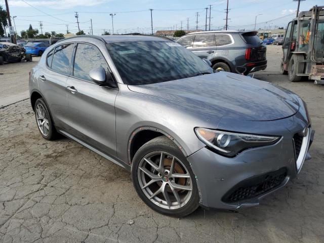 Продаж на аукціоні авто 2018 Alfa Romeo Stelvio Ti Sport, vin: ZASFAKNN3J7B82302, номер лоту: 81129025