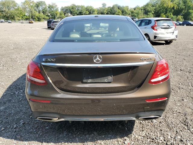 70917125 :رقم المزاد ، WDDZF4KB2HA151655 vin ، 2017 Mercedes-benz E مزاد بيع