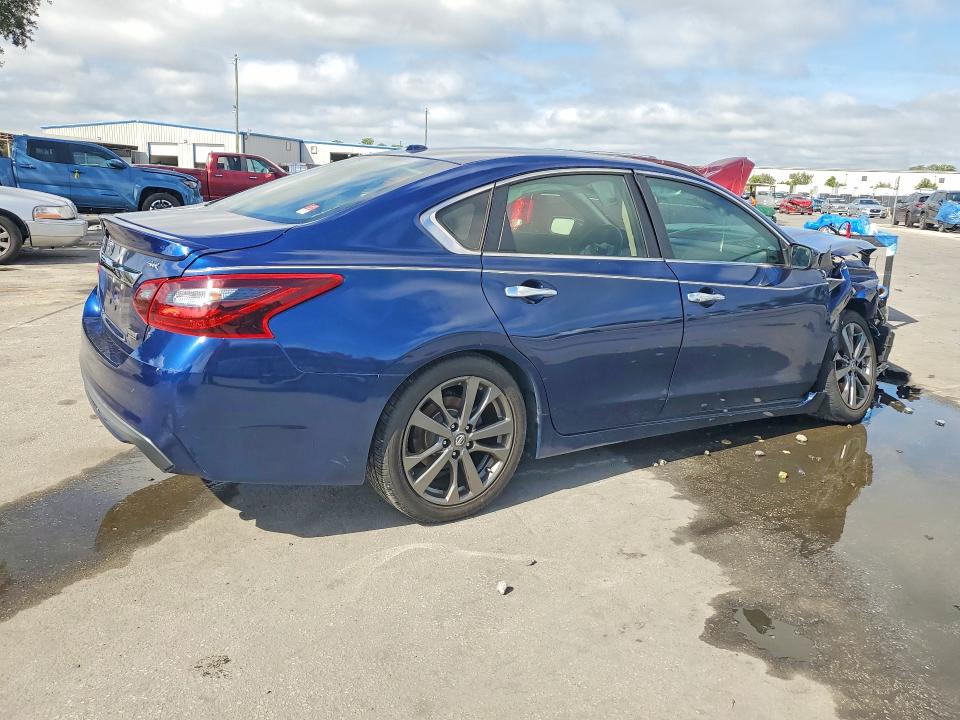 Продажа на аукционе авто 2018 Nissan Altima, vin: 1N4AL3APXJC222785, номер лота: 70496726