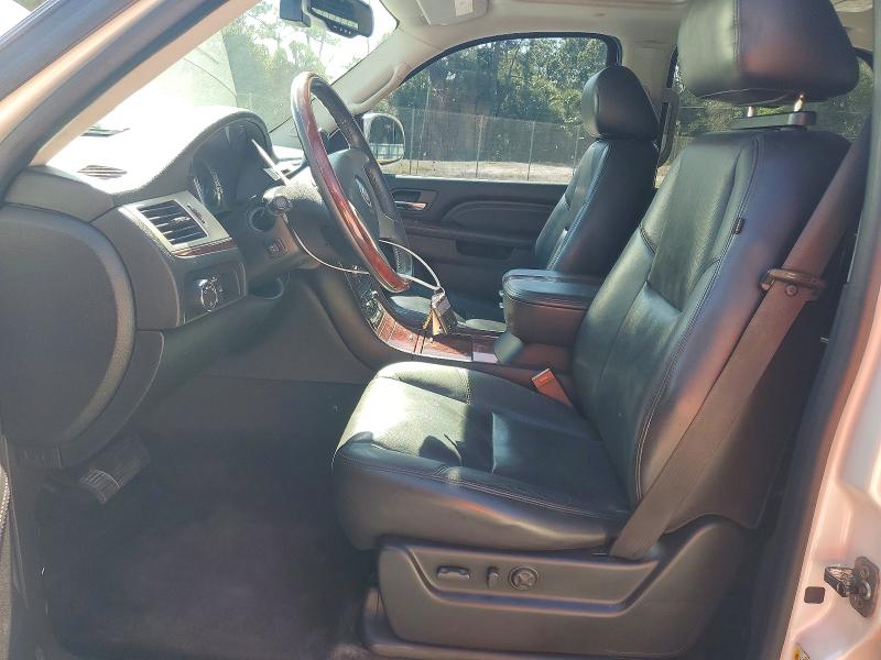 2010 Cadillac Escalade მანქანა იყიდება აუქციონზე, vin: 1GYUKBEF1AR179032, აუქციონის ნომერი: 69089076