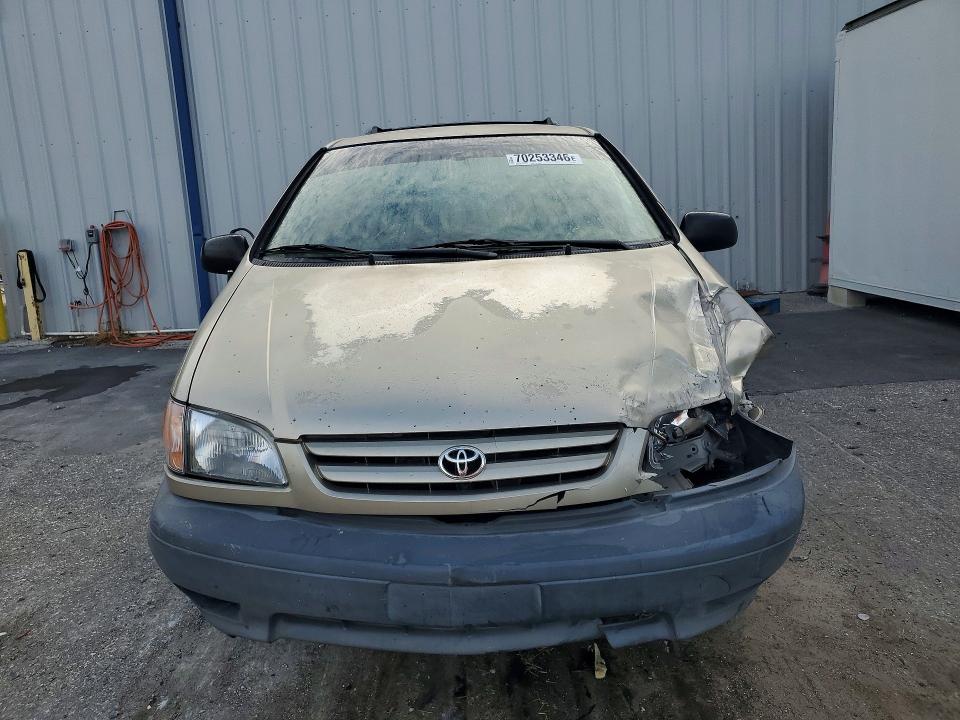 2001 Toyota Sienna მანქანა იყიდება აუქციონზე, vin: 4T3ZF13C61U397938, აუქციონის ნომერი: 70253346