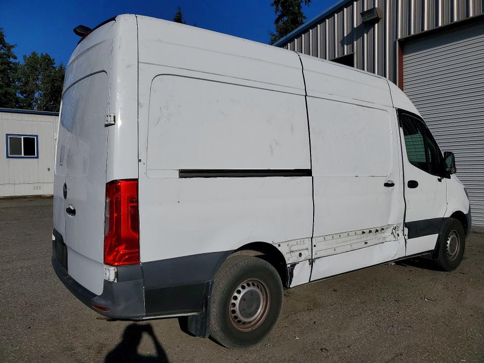 60421686 :رقم المزاد ، W1Y40BHY8NT114885 vin ، 2022 Mercedes-benz Sprinter مزاد بيع