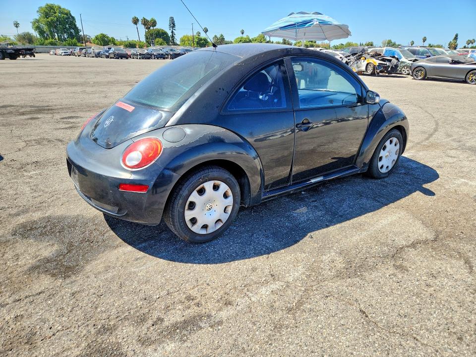 67314896 :رقم المزاد ، 3VWPG3AG6AM009059 vin ، 2010 Volkswagen New Beetle مزاد بيع