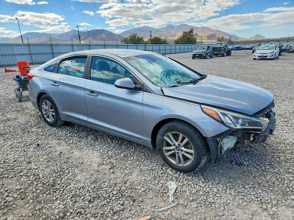 2015 Hyundai Sonata მანქანა იყიდება აუქციონზე, vin: 5NPE24AFXFH013926, აუქციონის ნომერი: 70657606