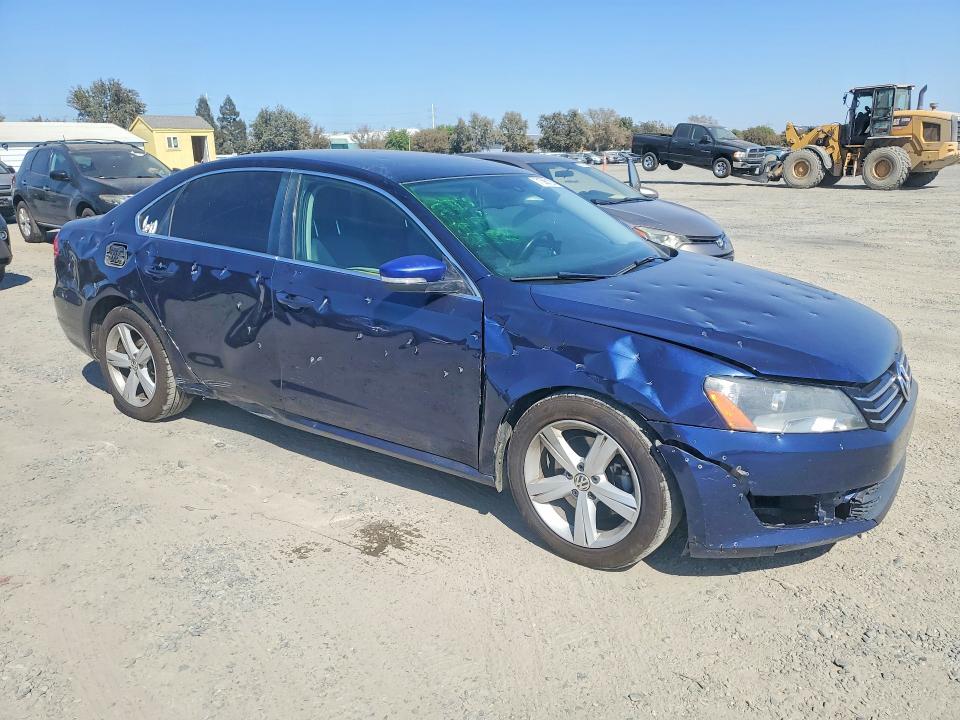 2014 Volkswagen Passat მანქანა იყიდება აუქციონზე, vin: 1VWBP7A34EC011687, აუქციონის ნომერი: 71388126