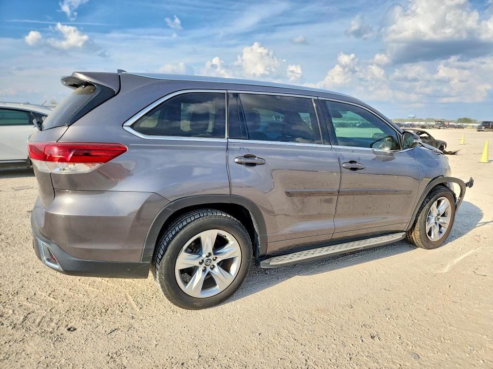 2017 Toyota Highlander მანქანა იყიდება აუქციონზე, vin: 5TDYZRFH1HS228110, აუქციონის ნომერი: 70261506