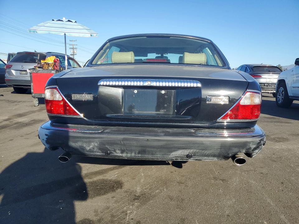 2001 Jaguar Xjr მანქანა იყიდება აუქციონზე, vin: SAJDA24C41LF31902, აუქციონის ნომერი: 70715366