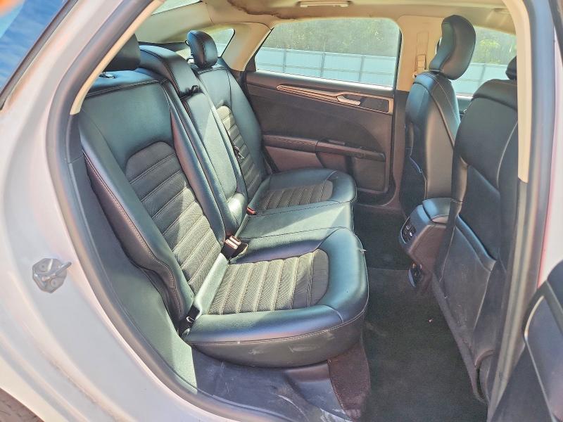69230736 :رقم المزاد ، 3FA6P0LU2HR393179 vin ، 2017 Ford Fusion مزاد بيع