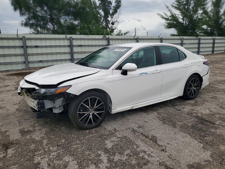 Продажа на аукционе авто 2022 Toyota Camry, vin: 4T1G11AK6NU073192, номер лота: 70465926