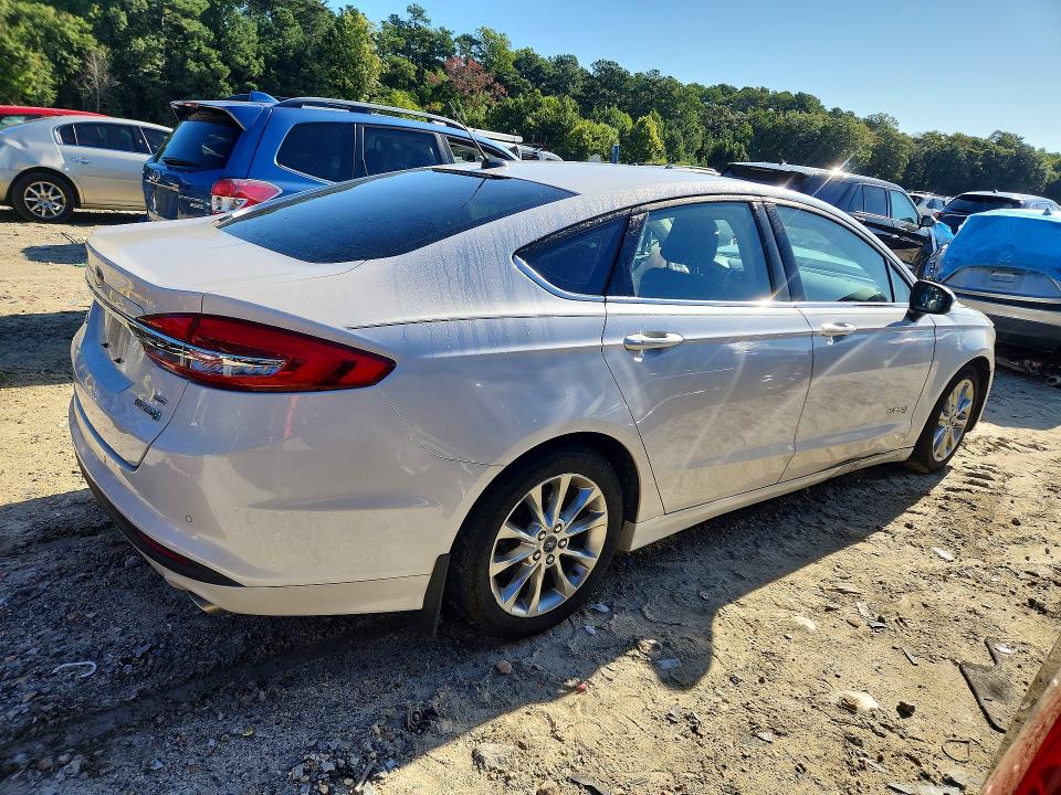 Продажа на аукционе авто 2017 Ford Fusion, vin: 3FA6P0LU3HR347912, номер лота: 68619696