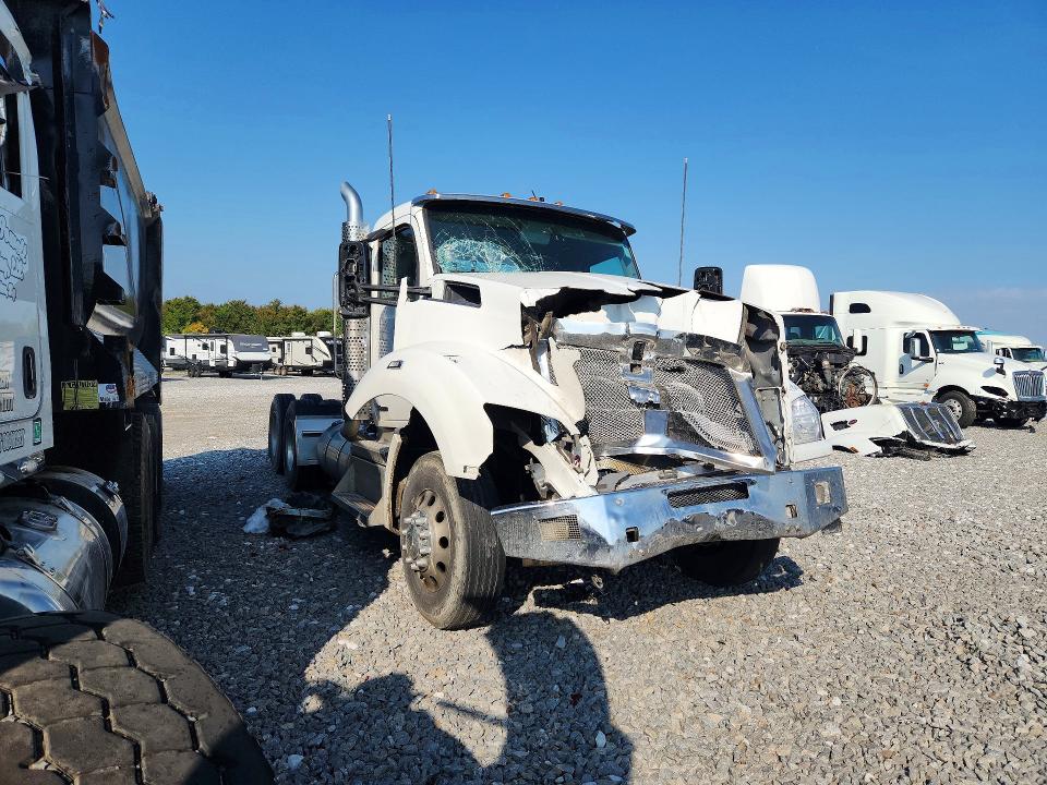 2025 Kenworth T880 მანქანა იყიდება აუქციონზე, vin: 1XKZDP9X7SJ183676, აუქციონის ნომერი: 64565116