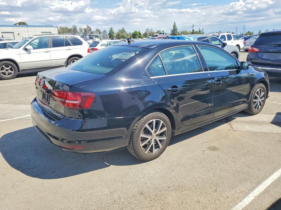 66106046 :رقم المزاد ، 3VWDB7AJ8HM204367 vin ، 2017 Volkswagen Jetta مزاد بيع