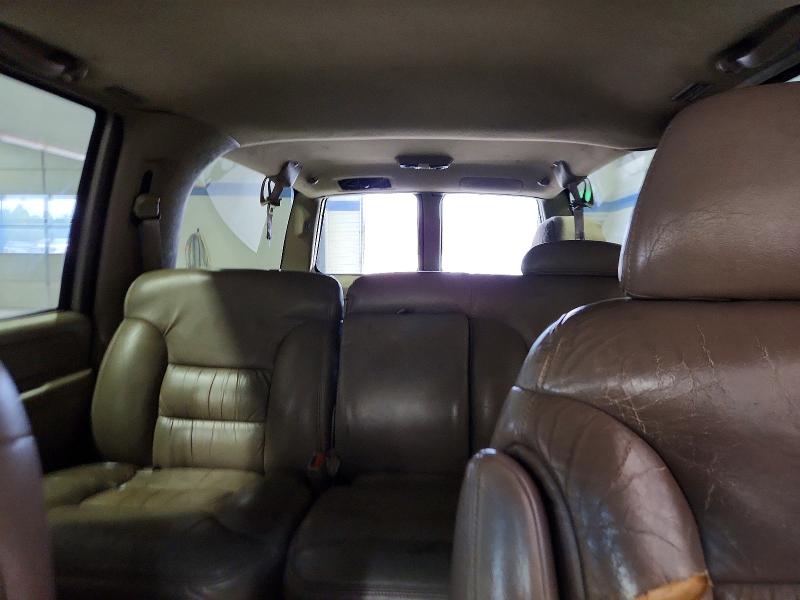 69733326 :رقم المزاد ، 1GKFK16R1XJ707097 vin ، 1999 Gmc Suburban مزاد بيع