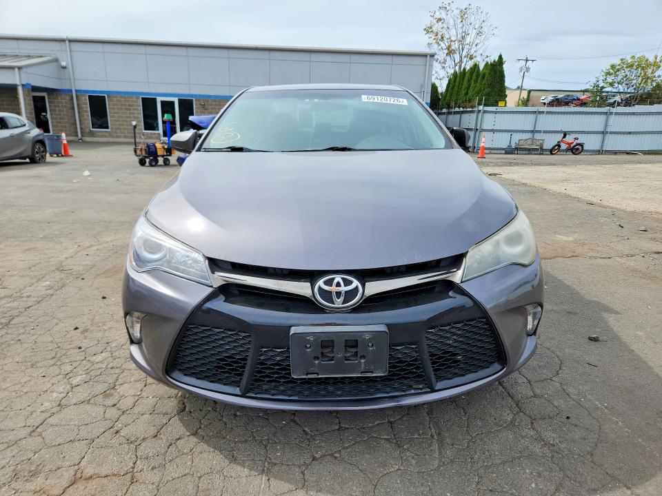 2017 Toyota Camry მანქანა იყიდება აუქციონზე, vin: 4T1BF1FK9HU362706, აუქციონის ნომერი: 69120726