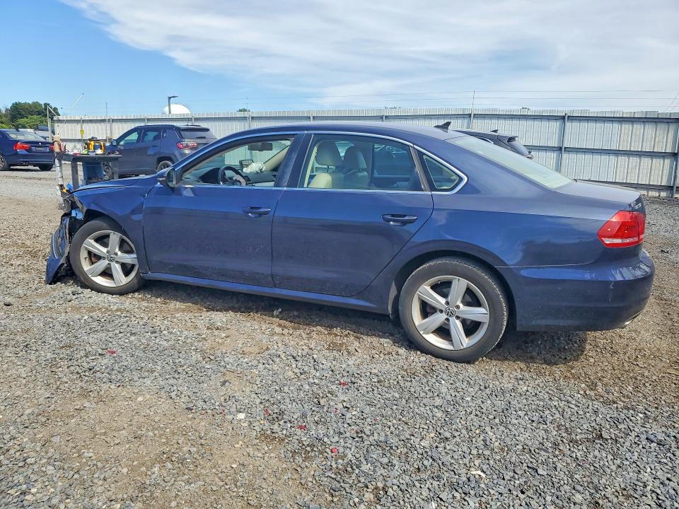 69454296 :رقم المزاد ، 1VWBP7A32CC052462 vin ، 2012 Volkswagen Passat مزاد بيع