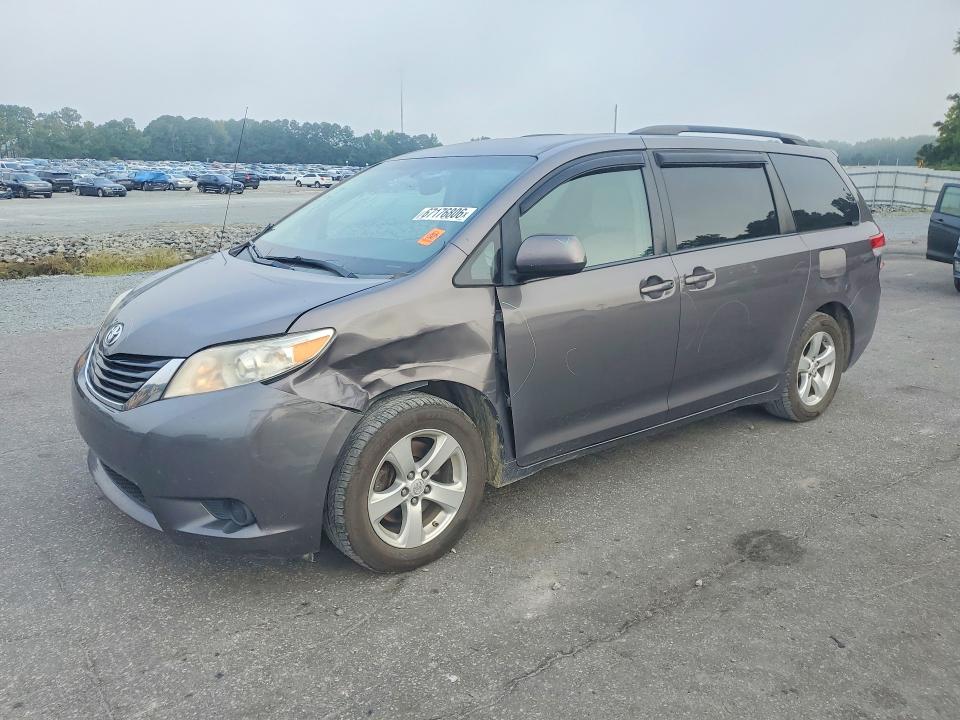 2013 Toyota Sienna მანქანა იყიდება აუქციონზე, vin: 5TDKK3DC6DS360238, აუქციონის ნომერი: 67176806