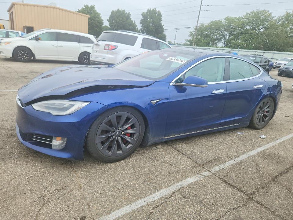 Продажа на аукционе авто 2018 Tesla Model S, vin: 5YJSA1E47JF240558, номер лота: 69358746