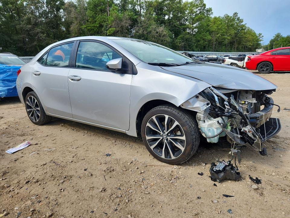 68136846 :رقم المزاد ، 5YFBURHEXHP655320 vin ، 2017 Toyota Corolla مزاد بيع
