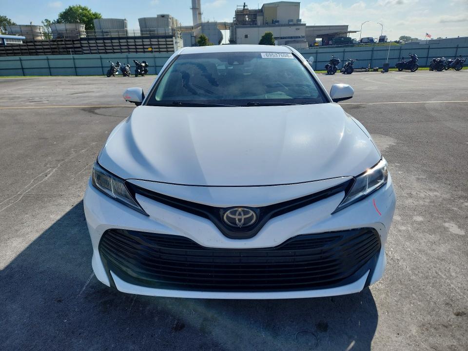 Aukcja sprzedaży 2018 Toyota Camry, vin: 4T1B11HK5JU031719, numer aukcji: 69537606