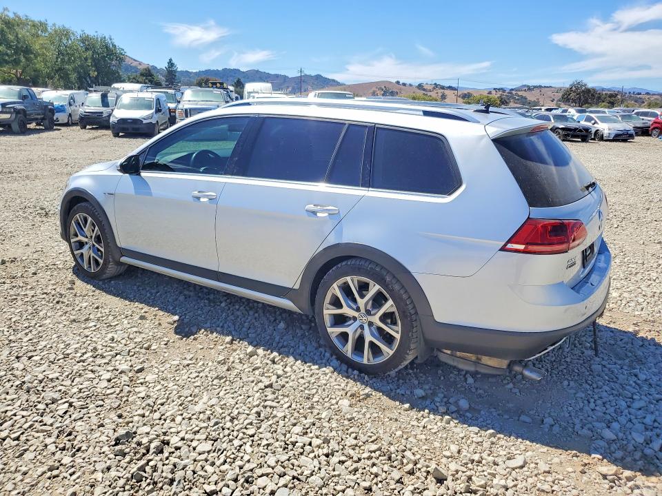 Продажа на аукционе авто 2017 Volkswagen Golf Alltrack, vin: 3VWH17AU4HM524199, номер лота: 68050946