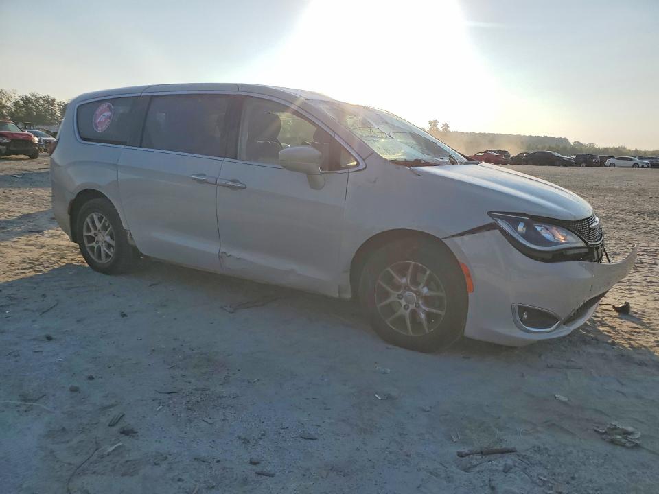 67346086 :رقم المزاد ، 2C4RC1FG9LR136808 vin ، 2020 Chrysler Pacifica مزاد بيع