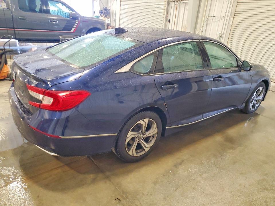 67984616 :رقم المزاد ، 1HGCV1F51JA206951 vin ، 2018 Honda Accord مزاد بيع