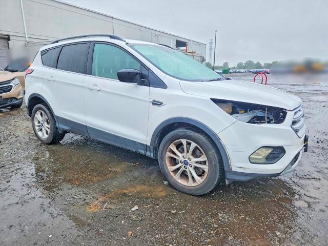 69961176 :رقم المزاد ، 1FMCU9G90HUA26138 vin ، 2017 Ford Escape مزاد بيع