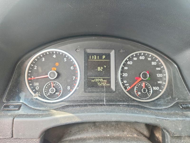 2010 Volkswagen Tiguan მანქანა იყიდება აუქციონზე, vin: WVGAV7AX6AW511832, აუქციონის ნომერი: 67543236