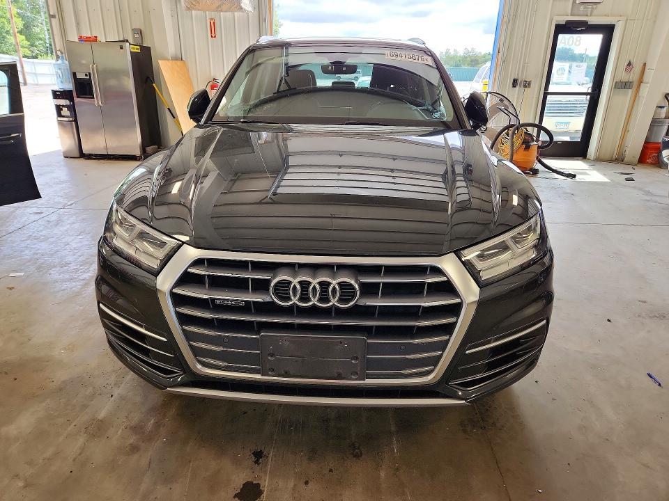69415676 :رقم المزاد ، WA1BNAFY1J2137137 vin ، 2018 Audi Q5 مزاد بيع