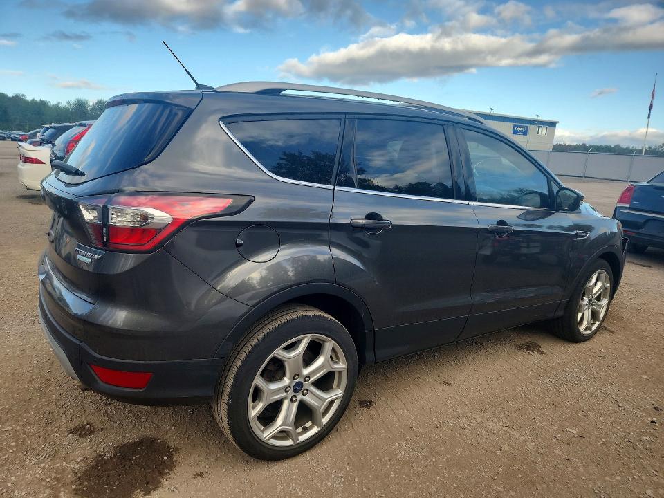 2017 Ford Escape მანქანა იყიდება აუქციონზე, vin: 1FMCU0J92HUB24267, აუქციონის ნომერი: 68849076