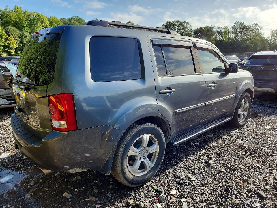70256486 :رقم المزاد ، 5FNYF4H47CB008697 vin ، 2012 Honda Pilot مزاد بيع