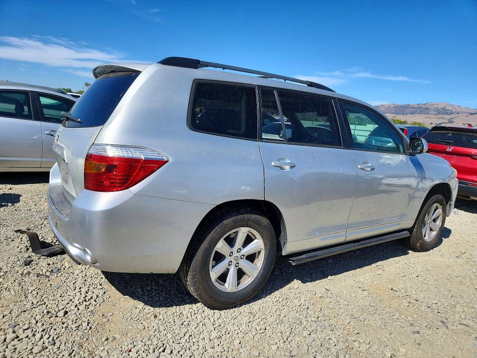 2010 Toyota Highlander მანქანა იყიდება აუქციონზე, vin: 5TDKK3EH8AS008400, აუქციონის ნომერი: 68180776