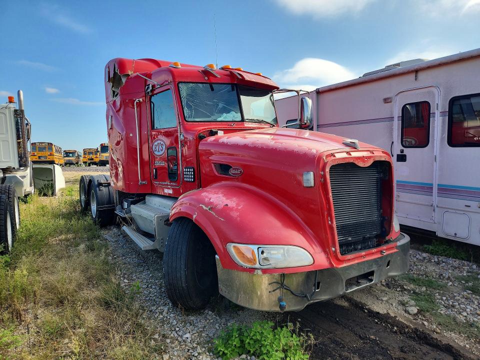 67543636 :رقم المزاد ، 1XPHA49XXDD185131 vin ، 2013 Peterbilt 386 مزاد بيع