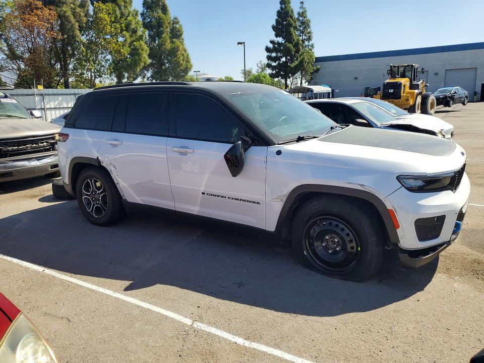2022 Jeep Grand Cherokee მანქანა იყიდება აუქციონზე, vin: 1C4RJYC66N8760056, აუქციონის ნომერი: 67216036