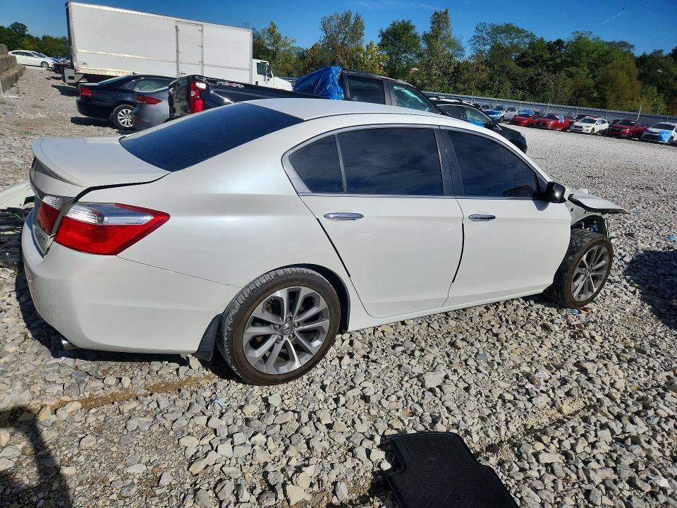 70490286 :رقم المزاد ، 1HGCR2F50FA130480 vin ، 2015 Honda Accord مزاد بيع