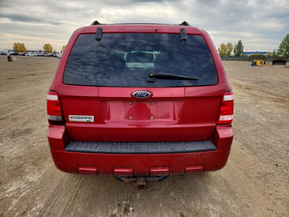 2008 Ford Escape მანქანა იყიდება აუქციონზე, vin: 1FMCU03138KA27422, აუქციონის ნომერი: 70730416