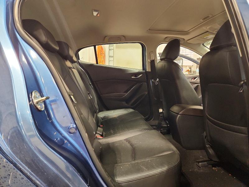 Auction sale of the 2018 Mazda 3, vin: 3MZBN1M33JM181661        , lot number: 66992396
