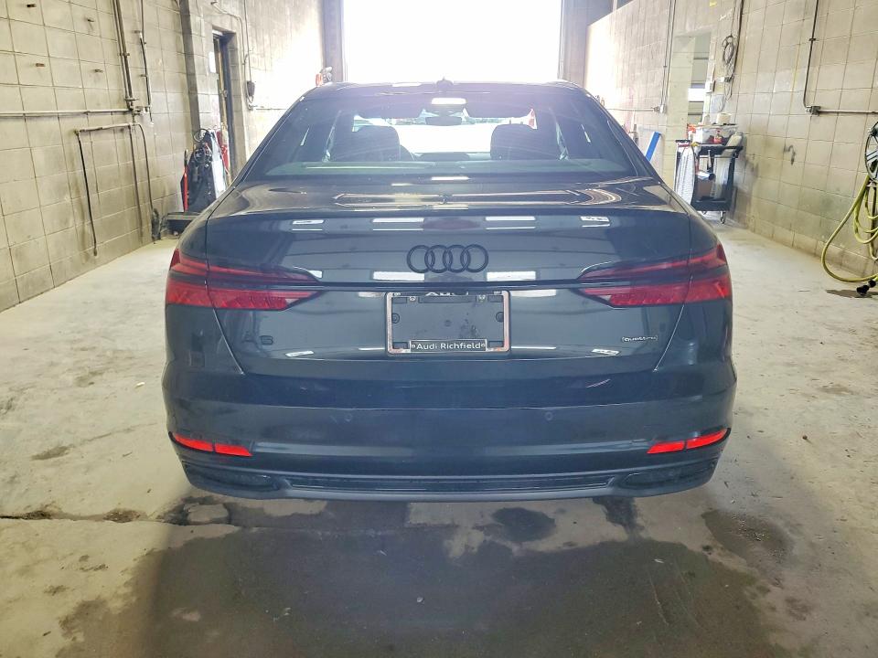 68838626 :رقم المزاد ، WAUE8AF26MN041624 vin ، 2021 Audi A6 مزاد بيع