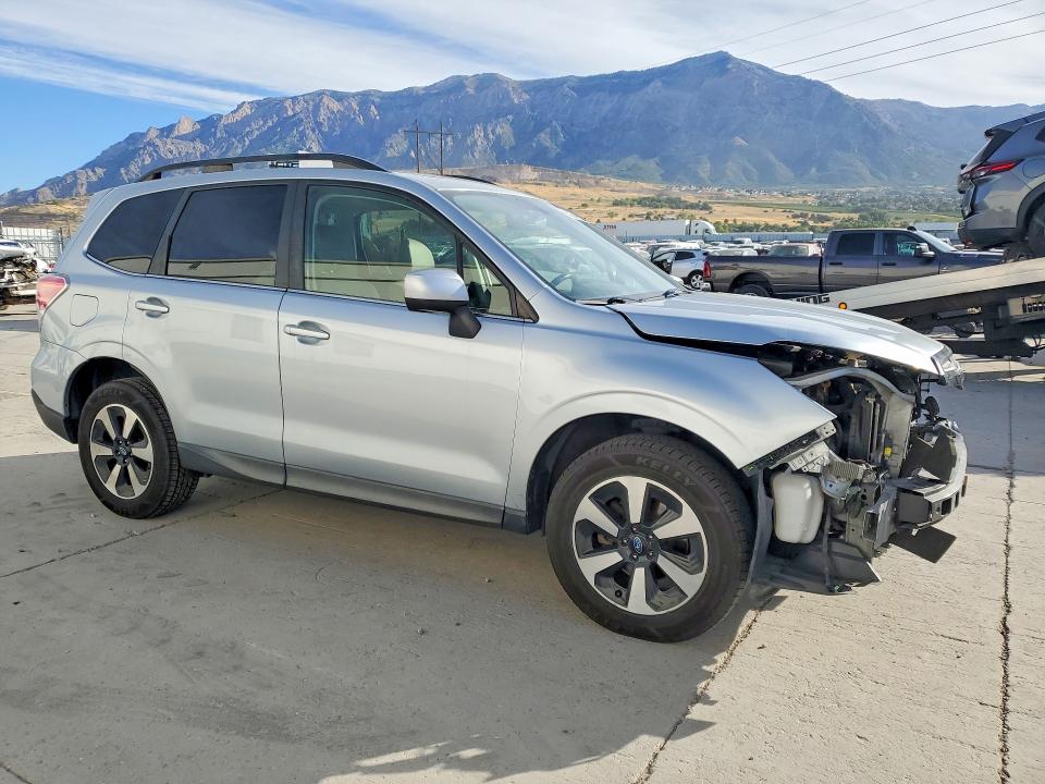 Продажа на аукционе авто 2018 Subaru Forester, vin: JF2SJAJC6JH460384, номер лота: 68254186
